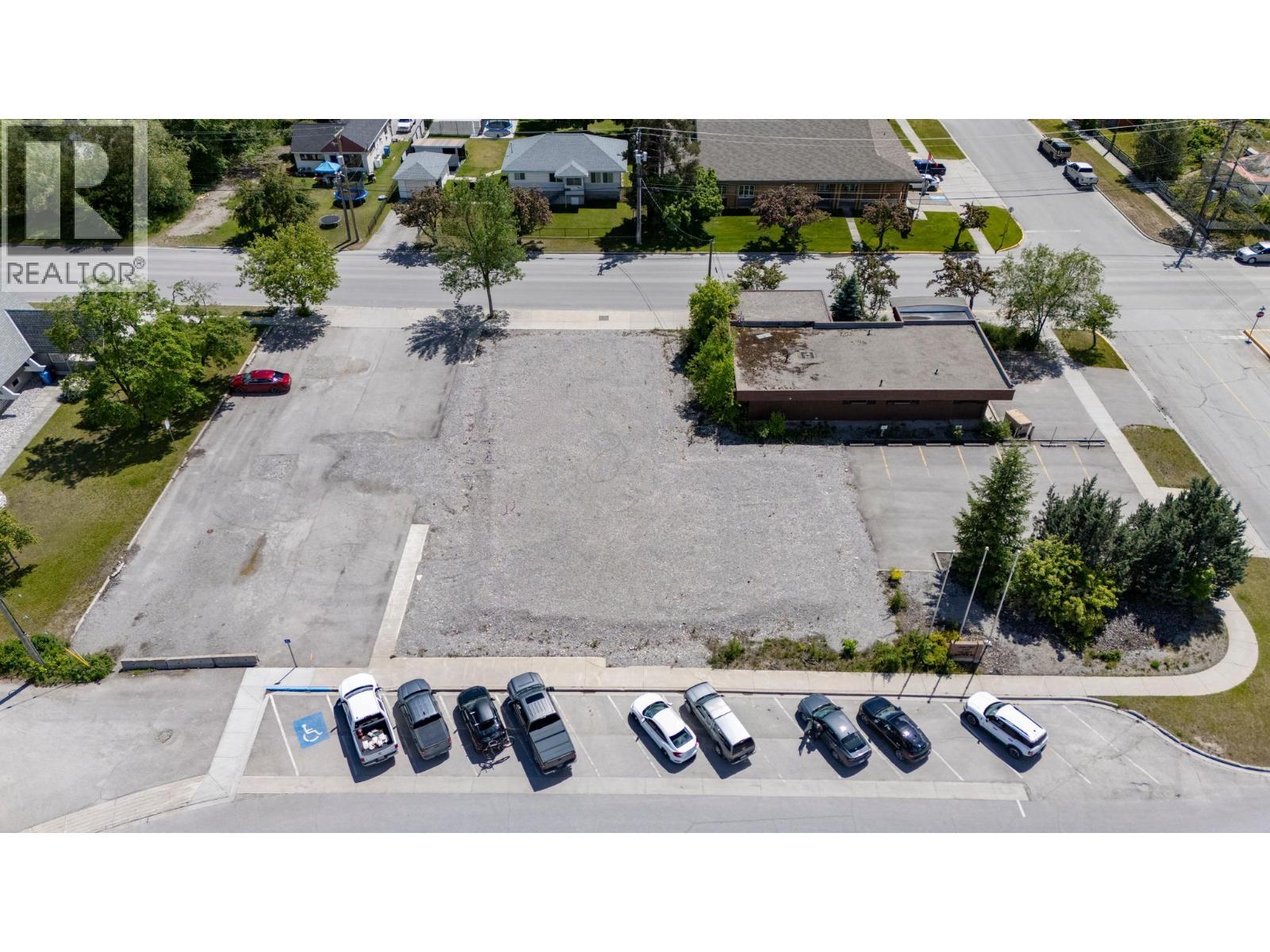 837 Park Drive, Golden, BC