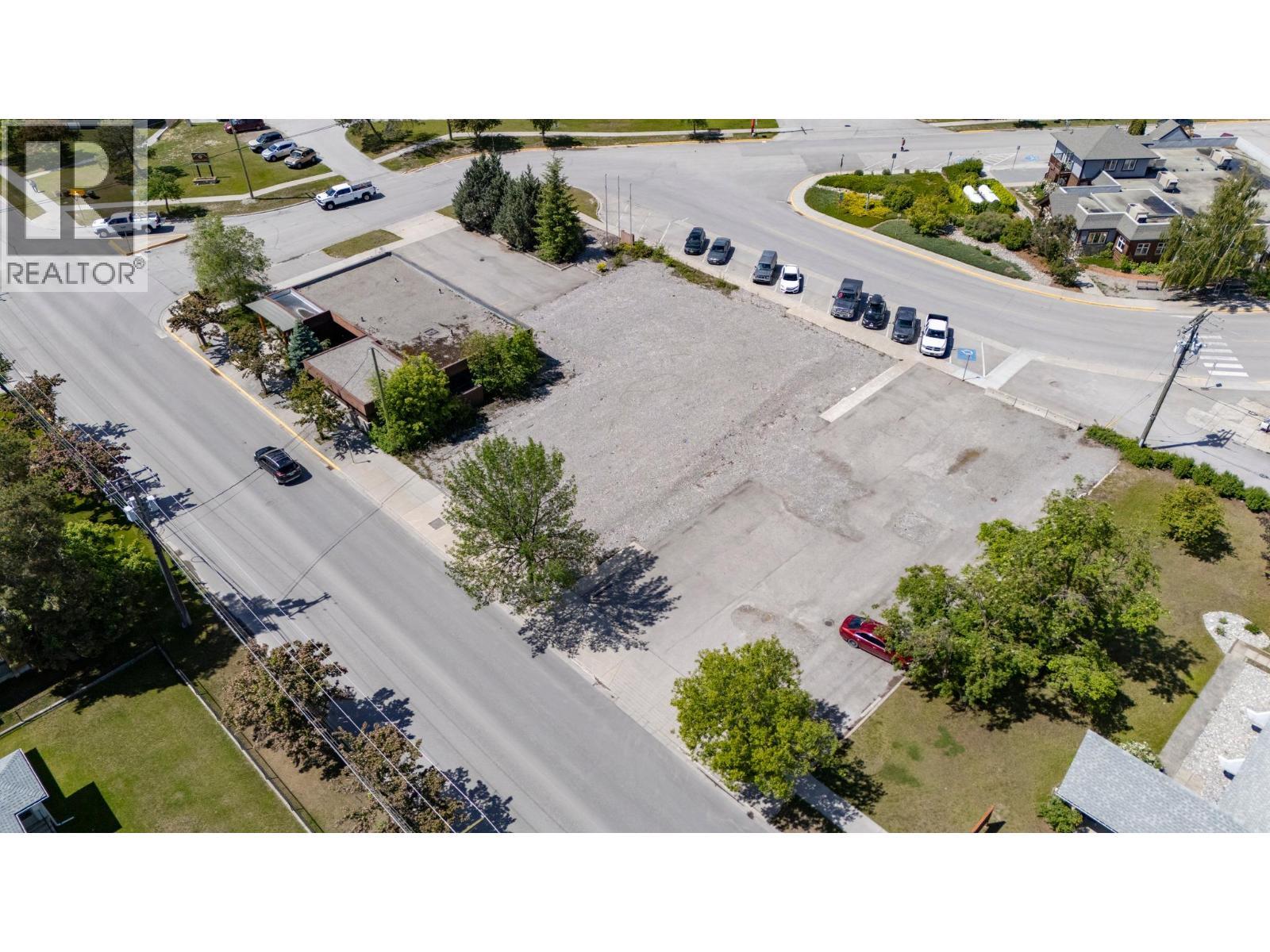 837 Park Drive, Golden, BC