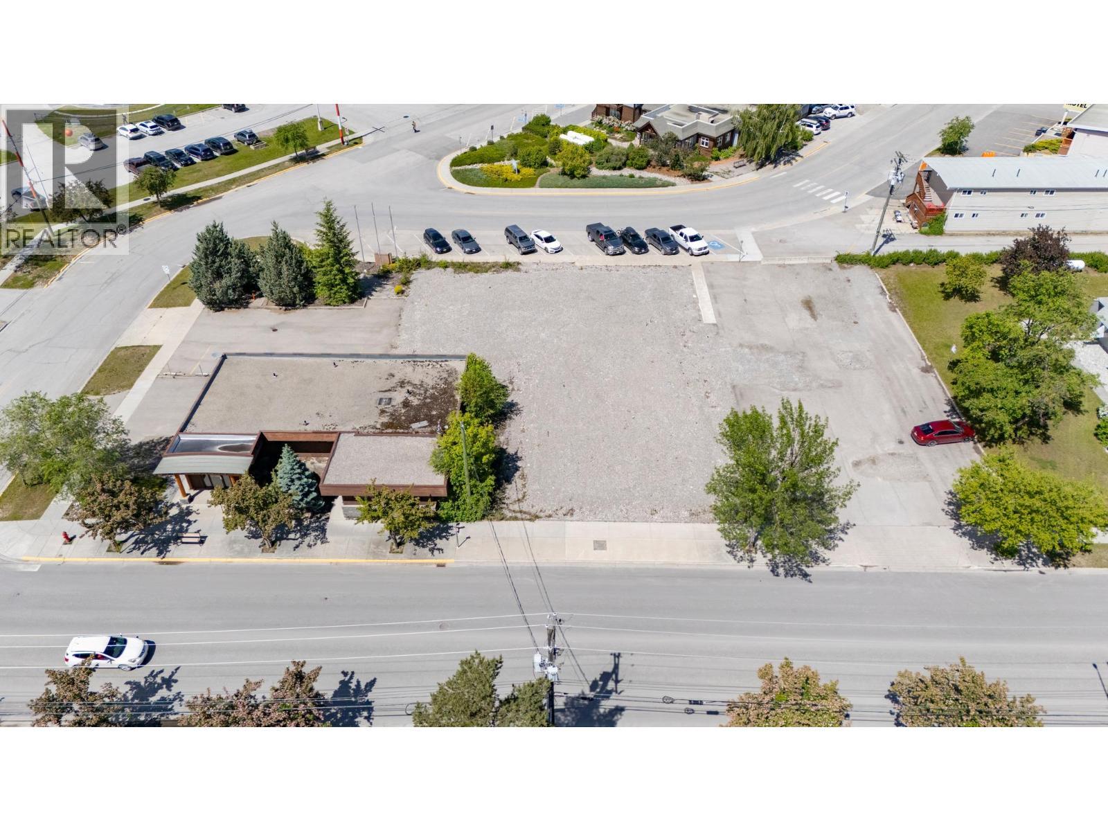 837 Park Drive, Golden, BC