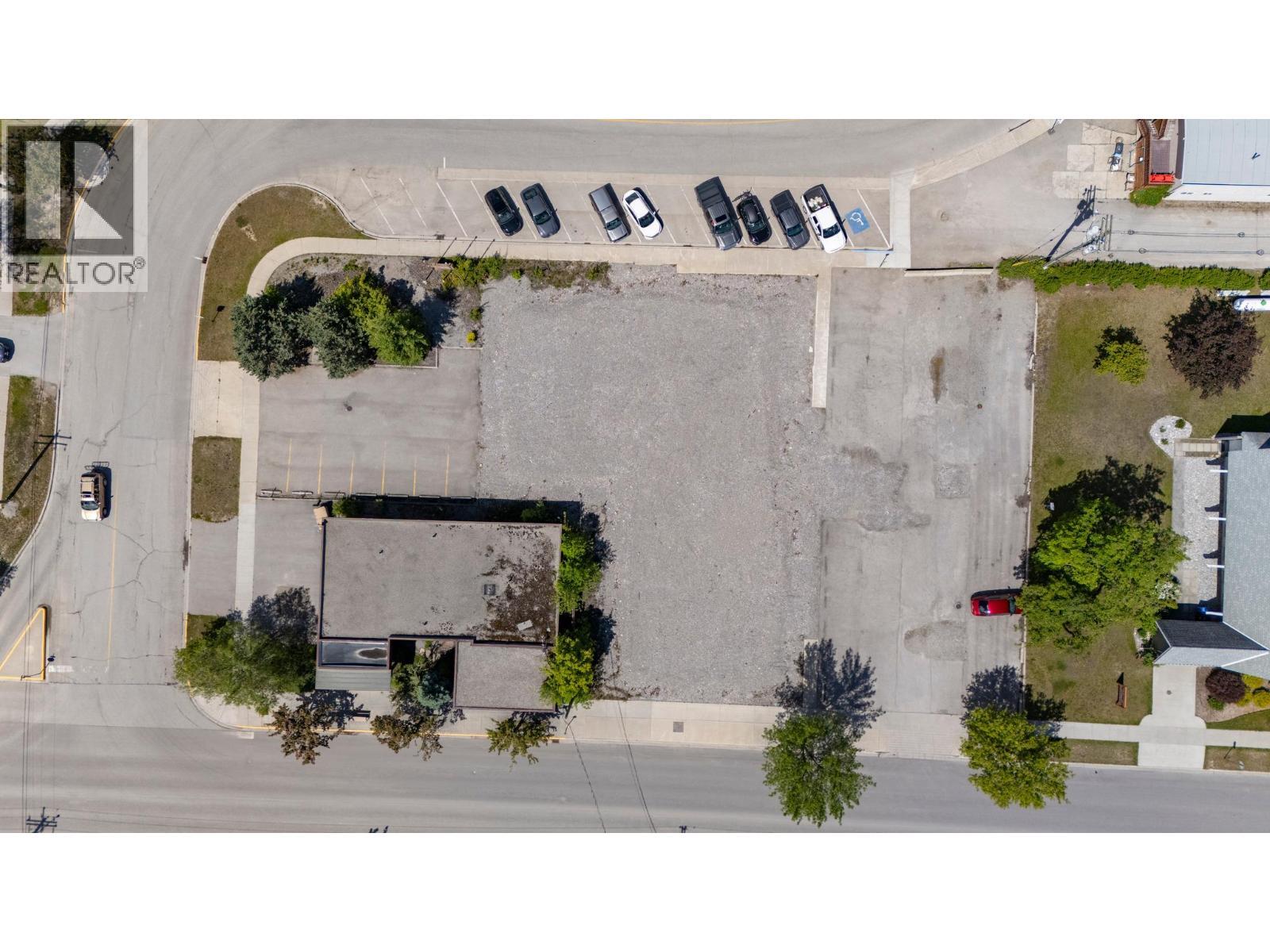 837 Park Drive, Golden, BC