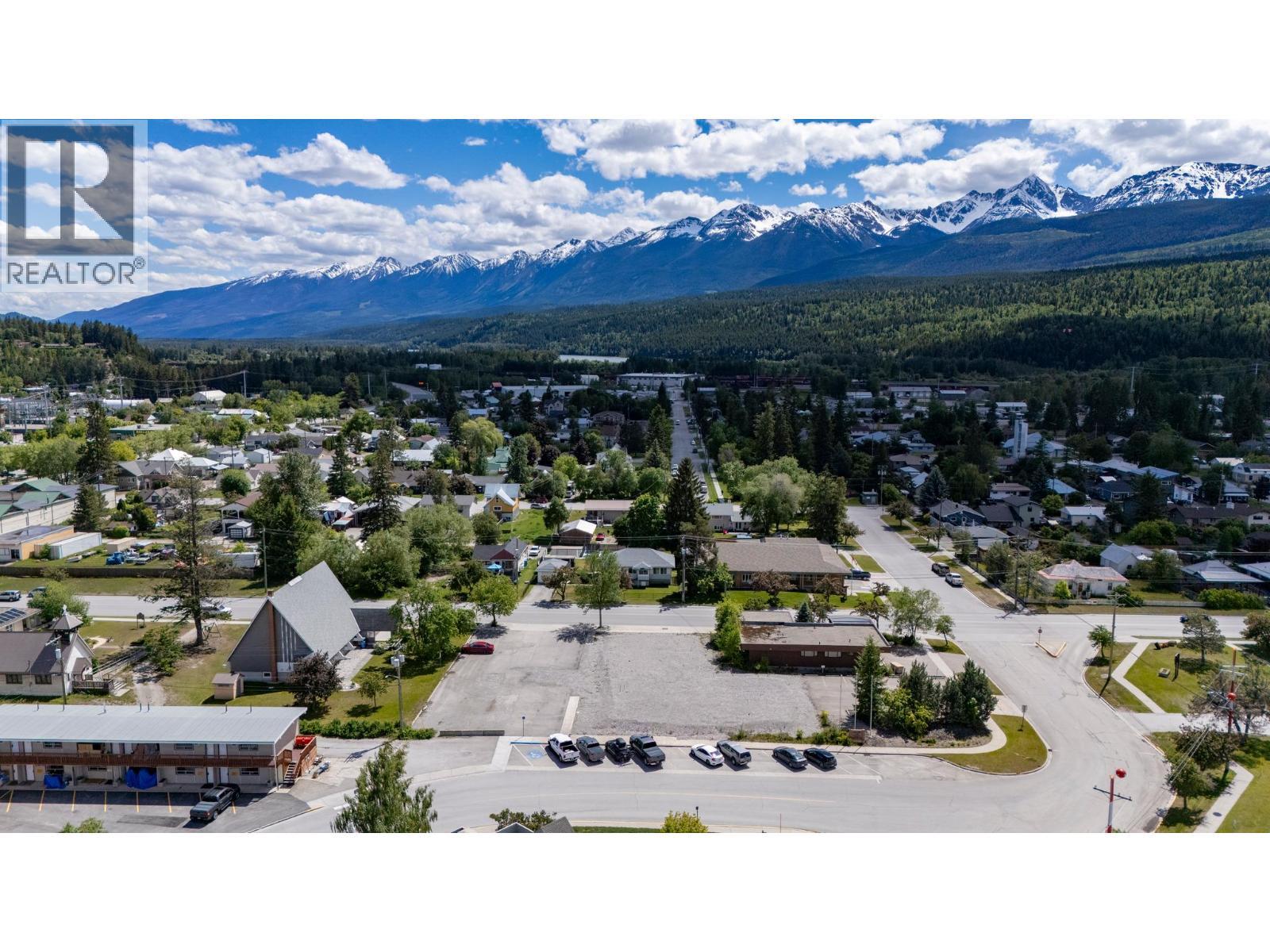 837 Park Drive, Golden, BC