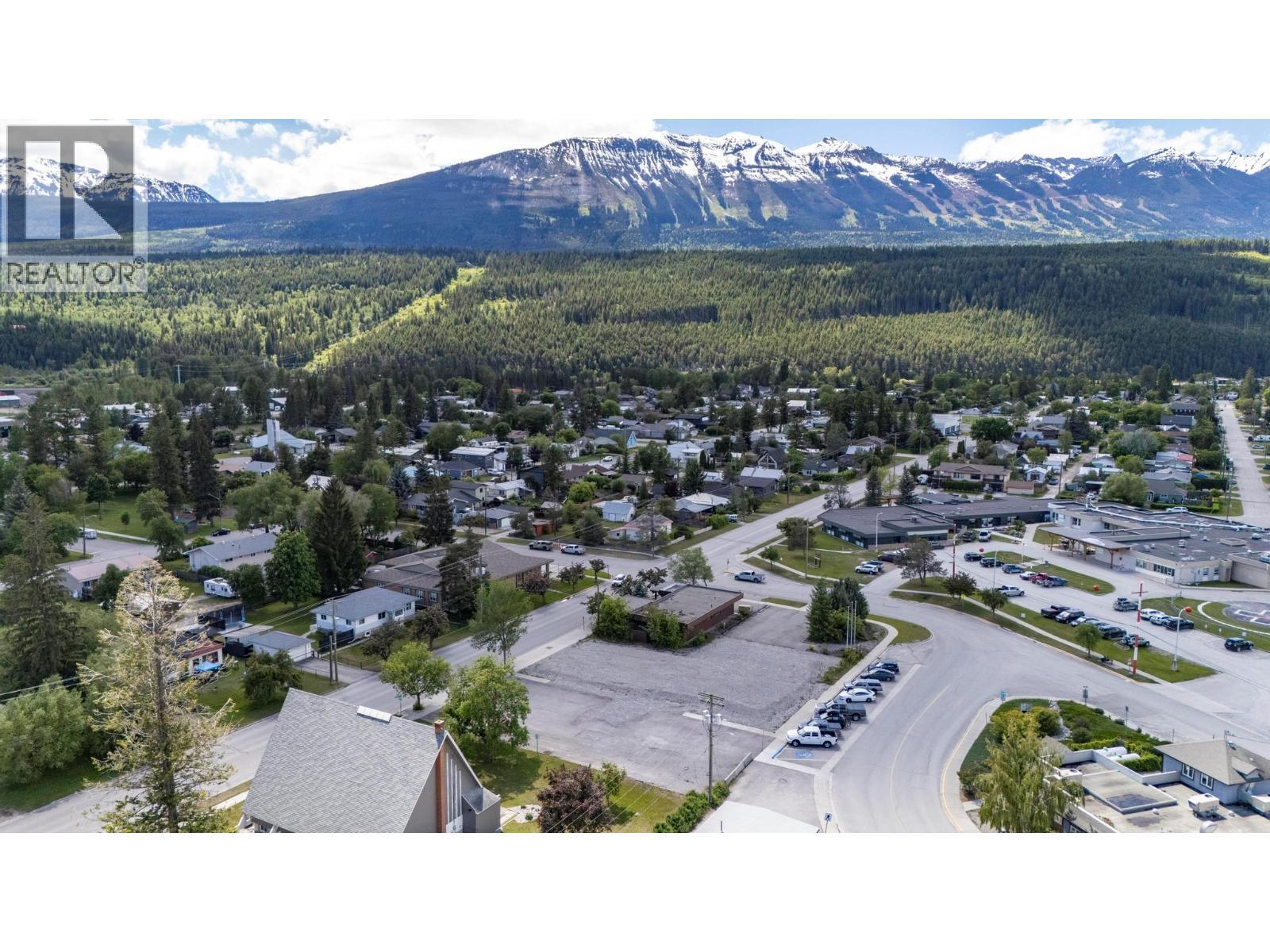 837 Park Drive, Golden, BC