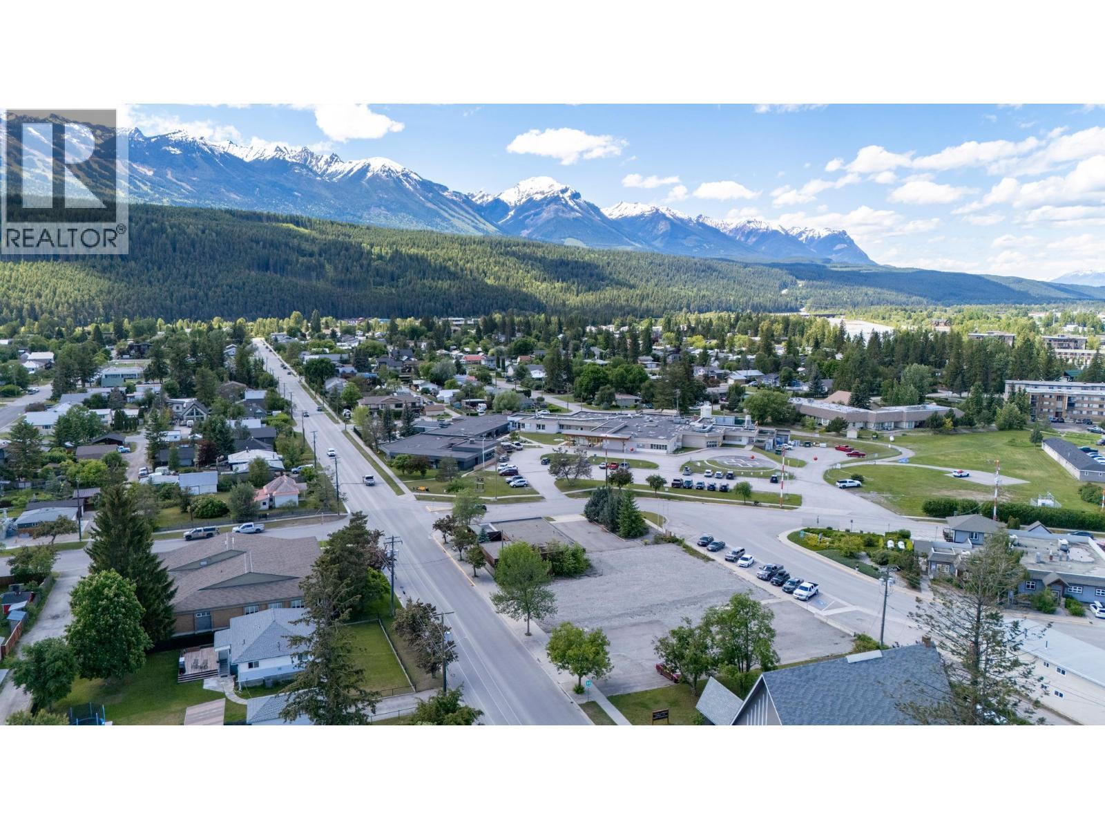 837 Park Drive, Golden, BC