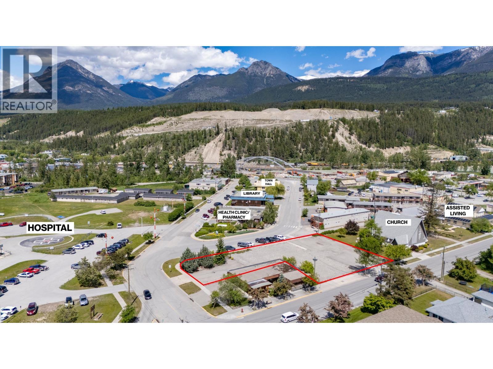 837 Park Drive, Golden, BC