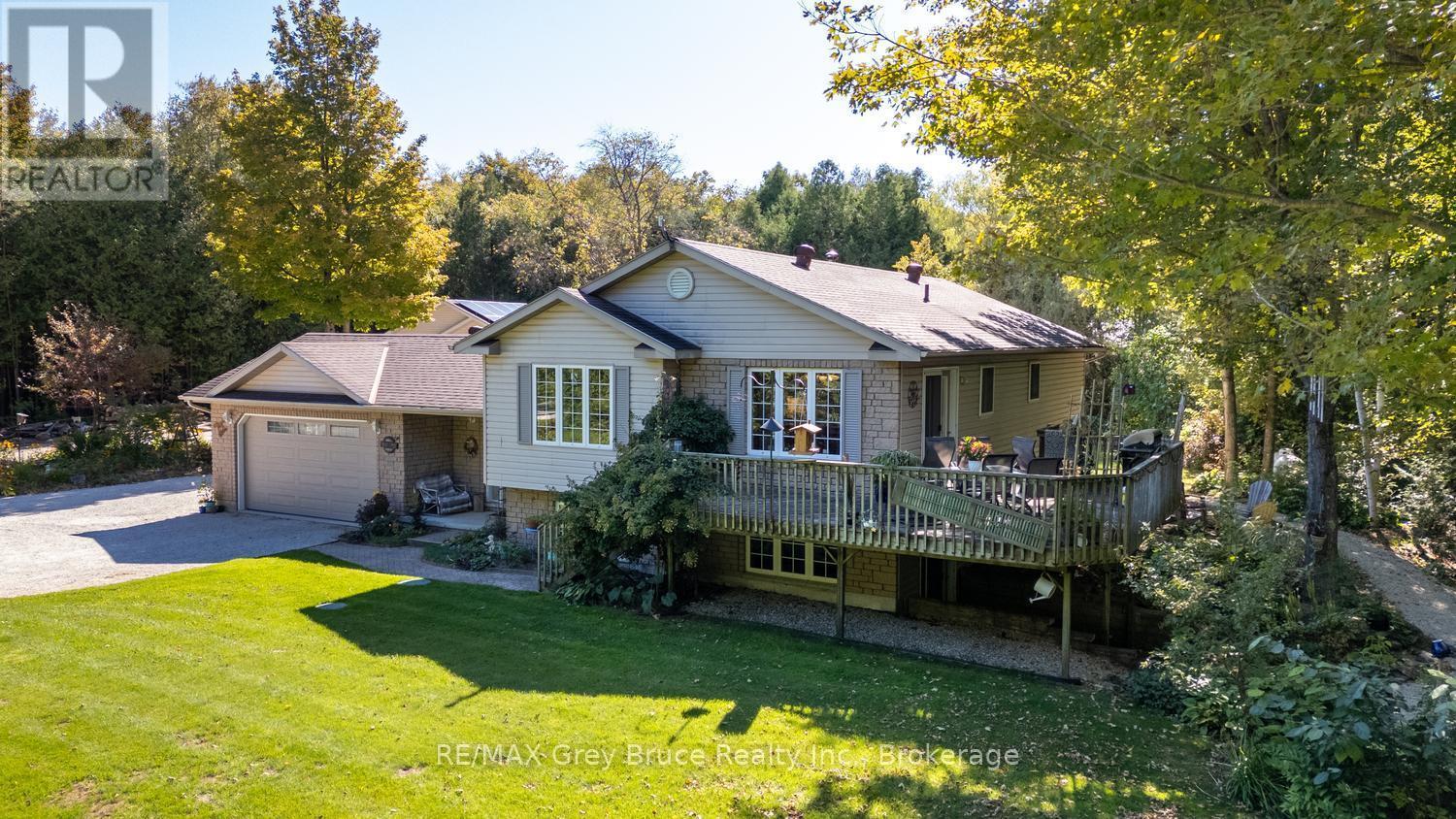 Well maintained home & property! - 135 North Diagonal, South Bruce Peninsula, ON