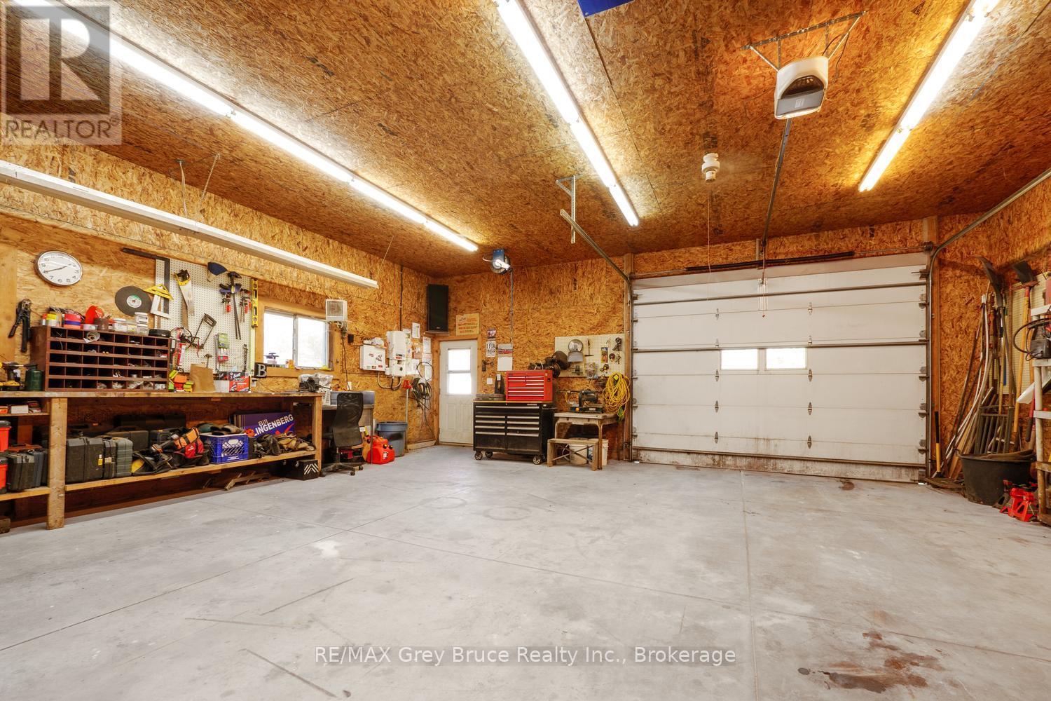 Great for home-based business or hobby - 135 North Diagonal, South Bruce Peninsula, ON