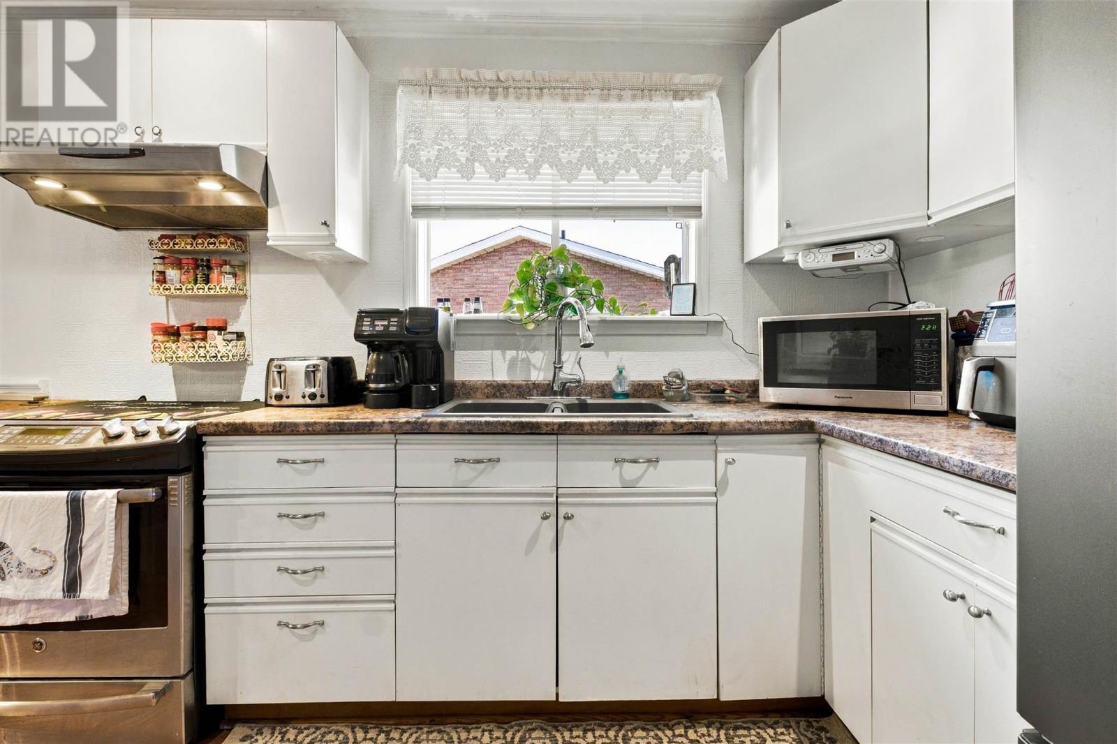 34 Sutton Pl, Sault Ste. Marie, ON