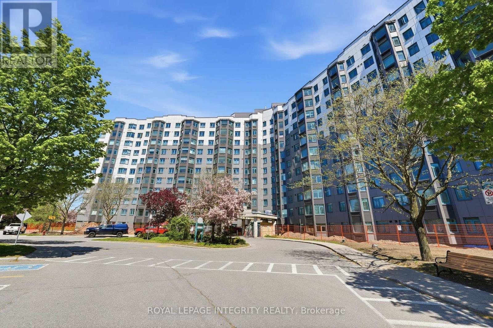 Extensively renovated and modernized facade. - 808 - 1025 Grenon Avenue, Ottawa, ON