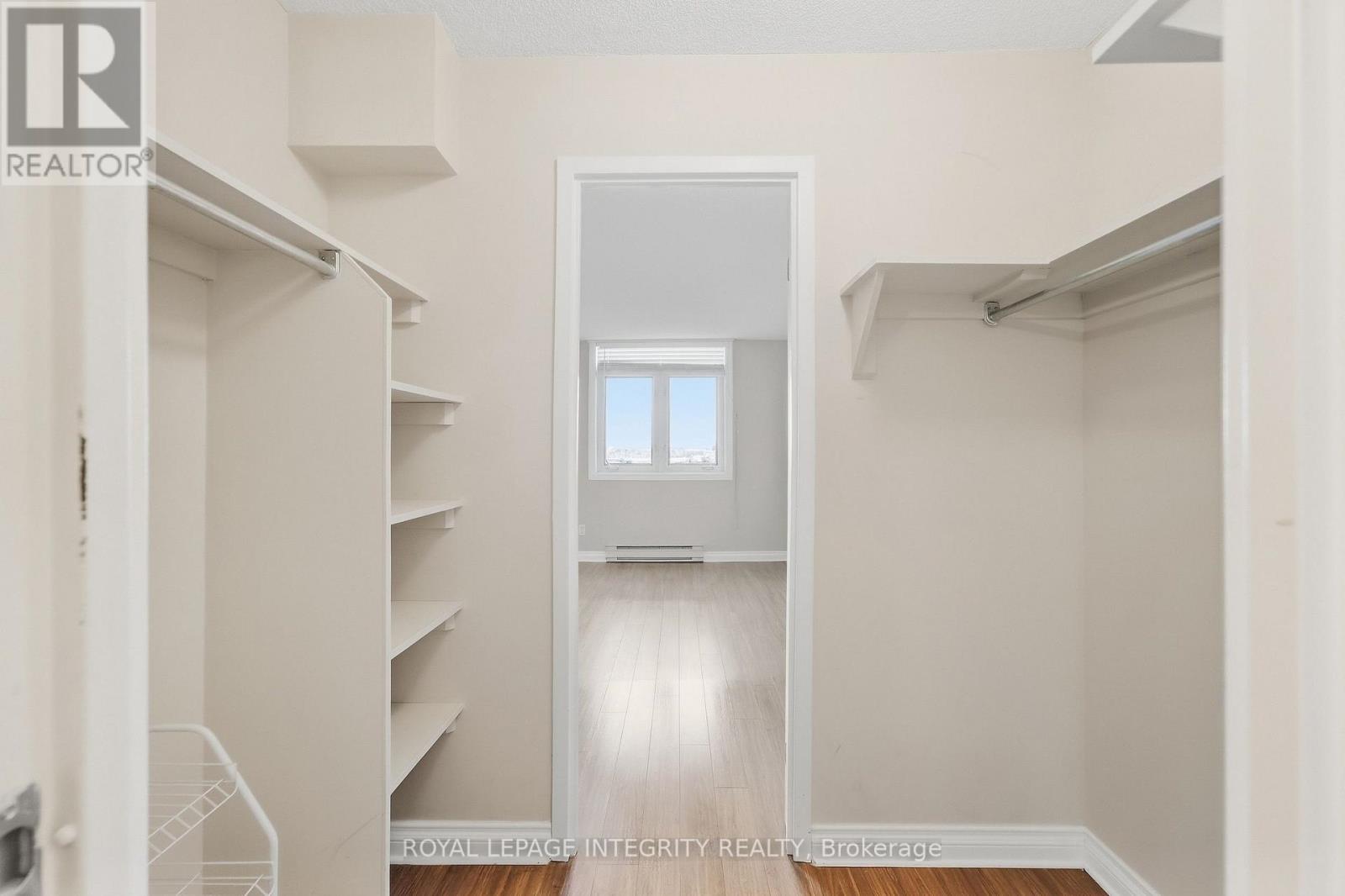 Walk through closet - 808 - 1025 Grenon Avenue, Ottawa, ON