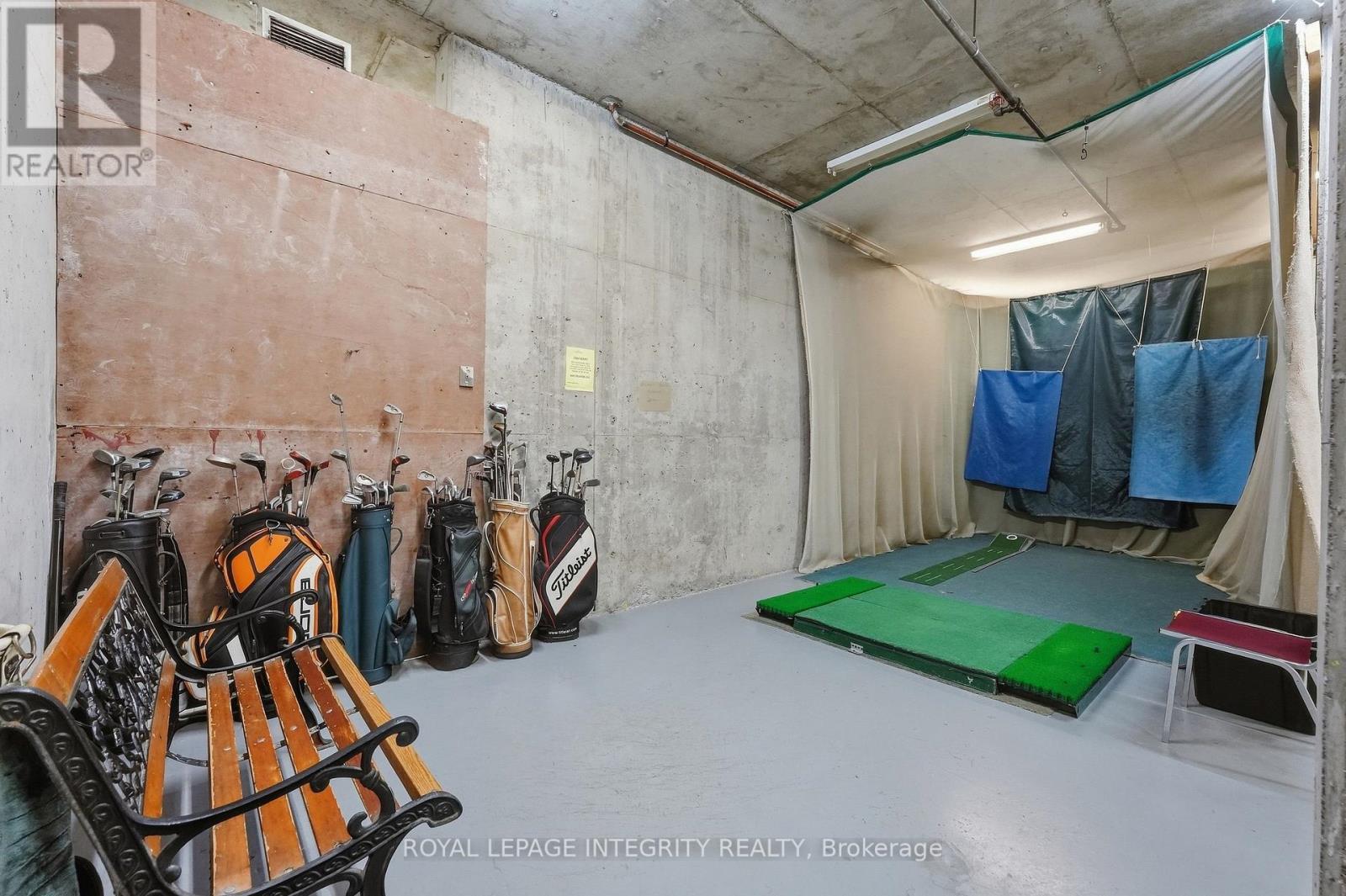 Clubs to use - 808 - 1025 Grenon Avenue, Ottawa, ON