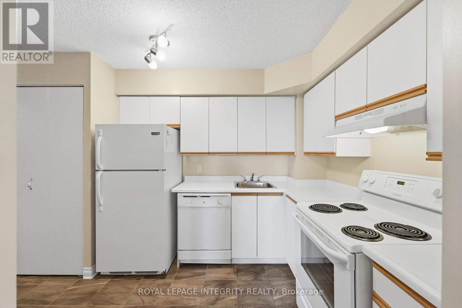 Functional kitchen - 808 - 1025 Grenon Avenue, Ottawa, ON