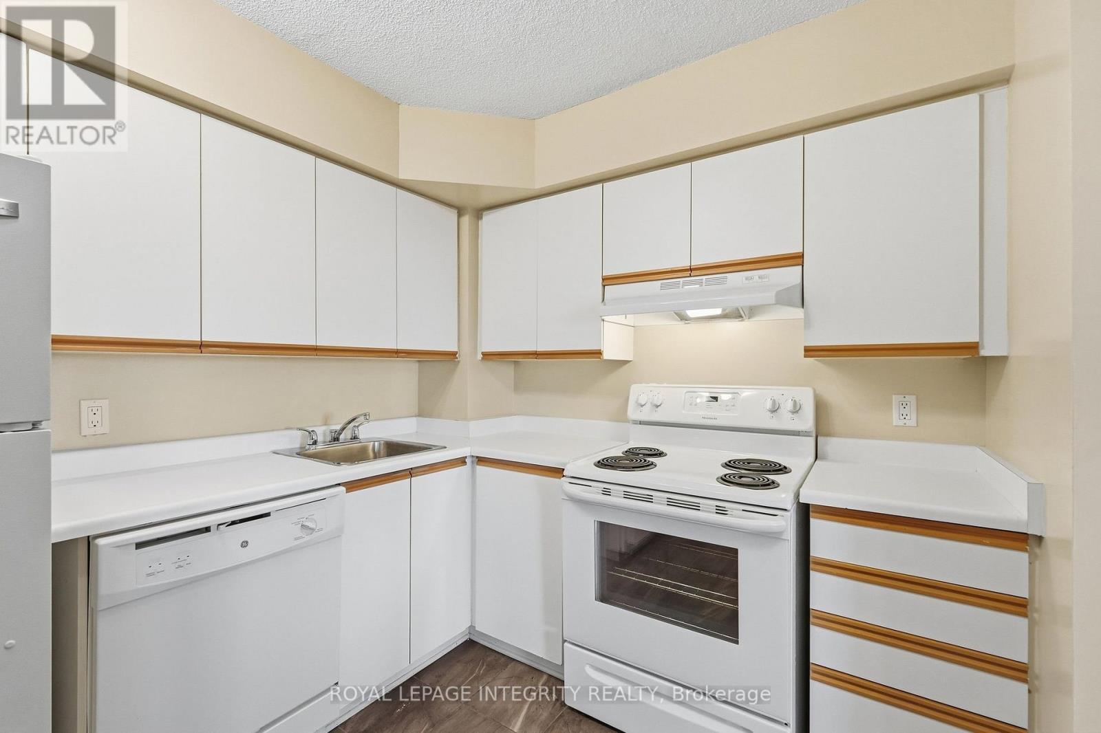 Functional kitchen - 808 - 1025 Grenon Avenue, Ottawa, ON