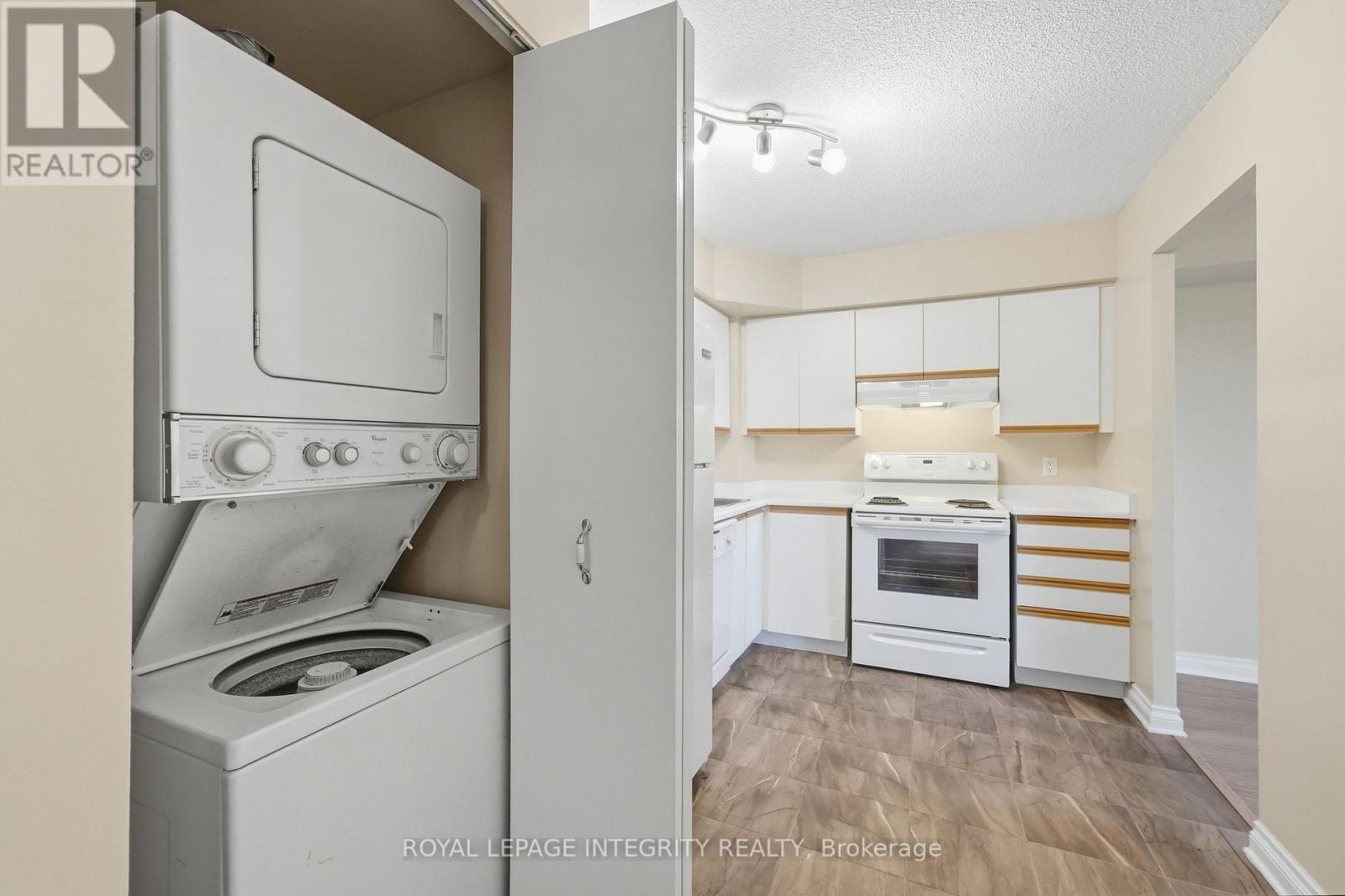 Conveniently located in suite laundry - 808 - 1025 Grenon Avenue, Ottawa, ON