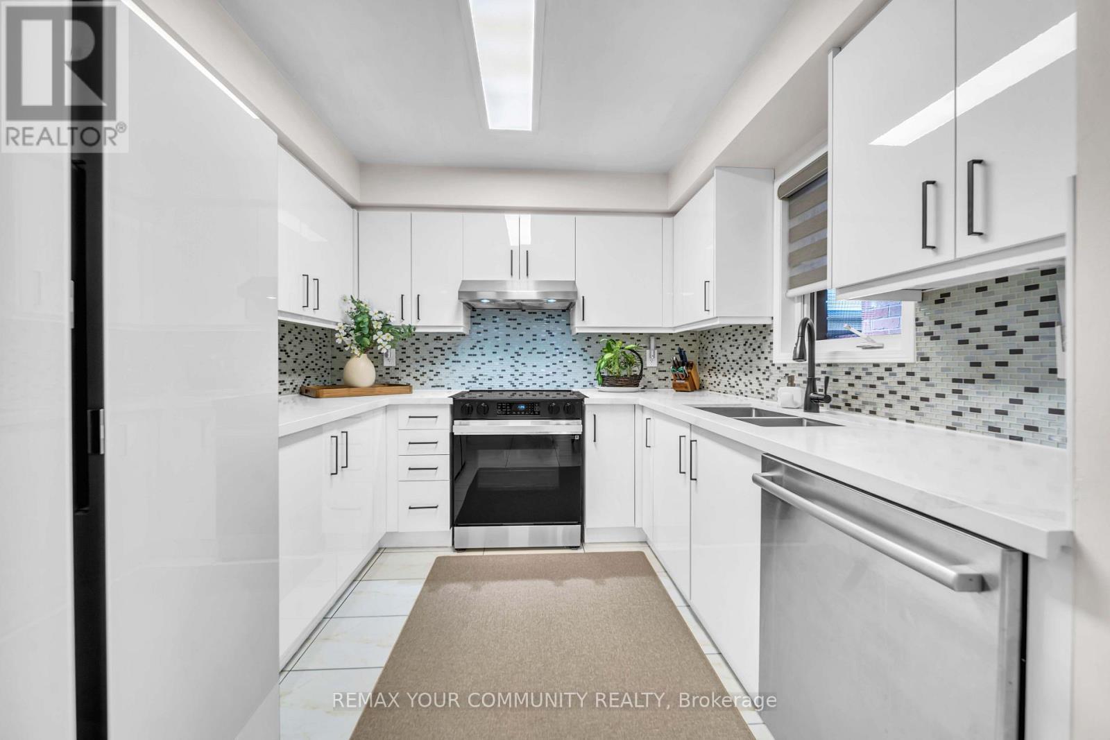 26 Ted Wray Circle, Toronto, ON
