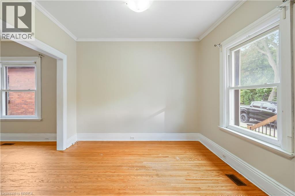25 Alonzo Street, Brantford, ON
