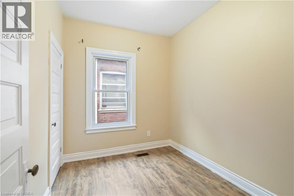 25 Alonzo Street, Brantford, ON