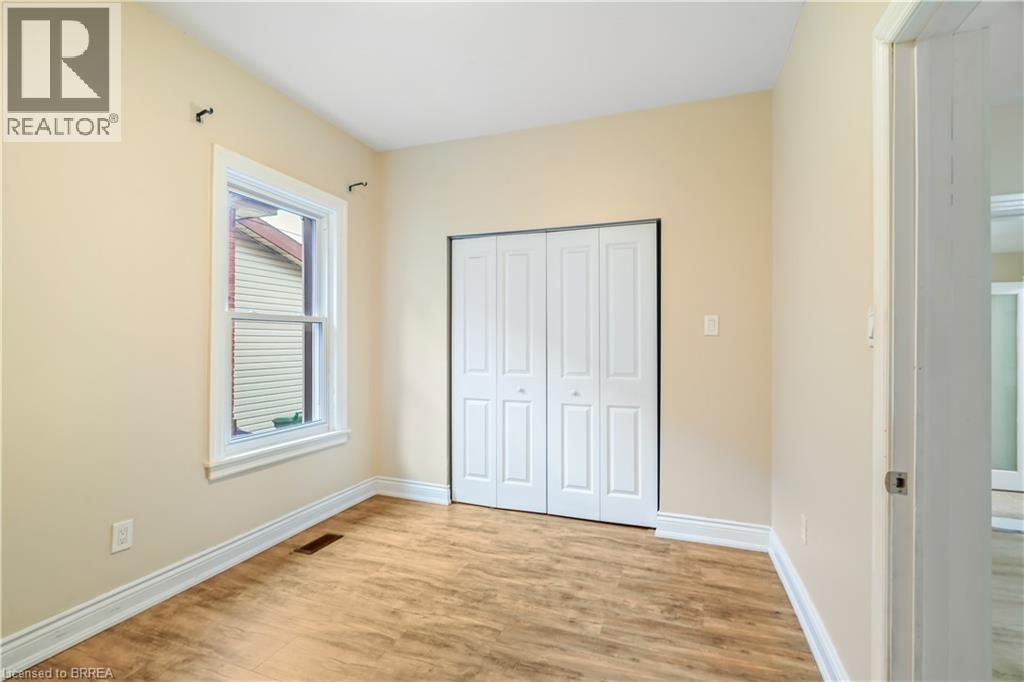 25 Alonzo Street, Brantford, ON