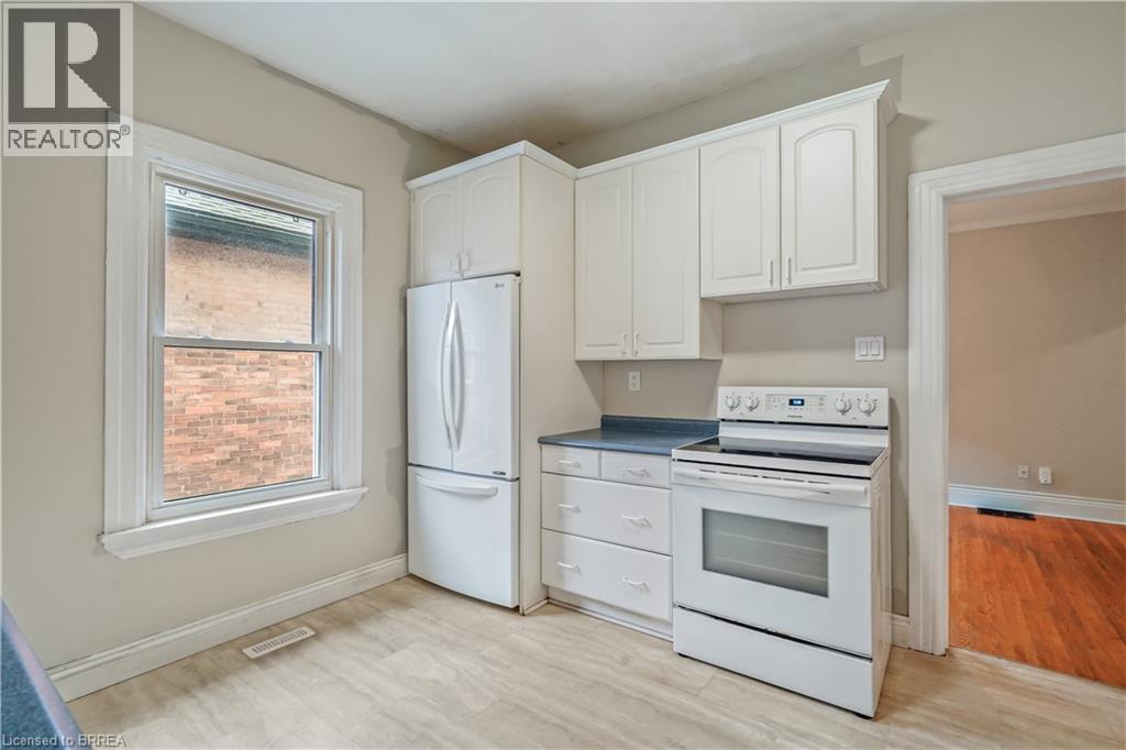 25 Alonzo Street, Brantford, ON