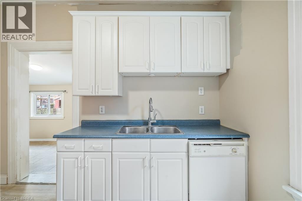 25 Alonzo Street, Brantford, ON