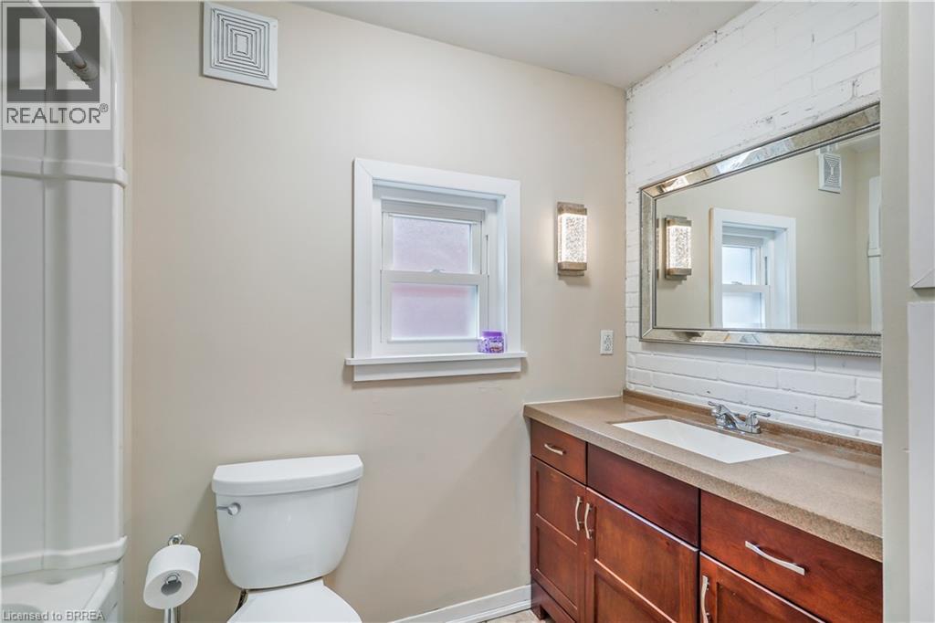 25 Alonzo Street, Brantford, ON