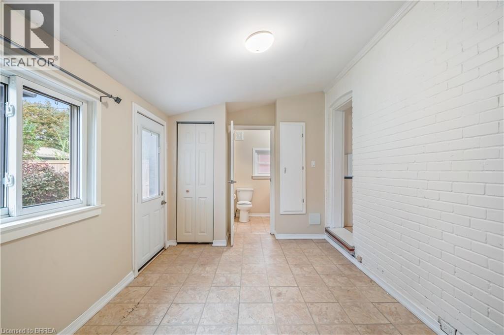 25 Alonzo Street, Brantford, ON