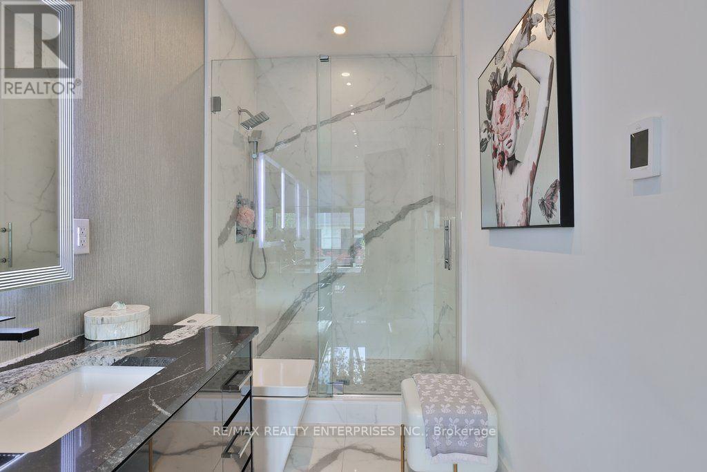 7B Iroquois Avenue, Mississauga, ON