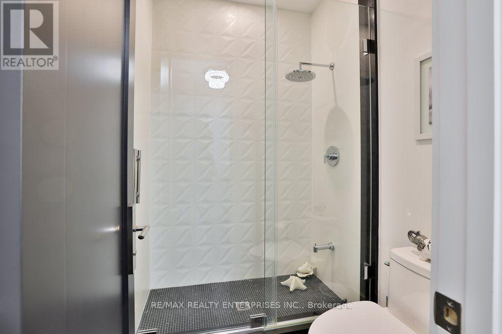 7B Iroquois Avenue, Mississauga, ON