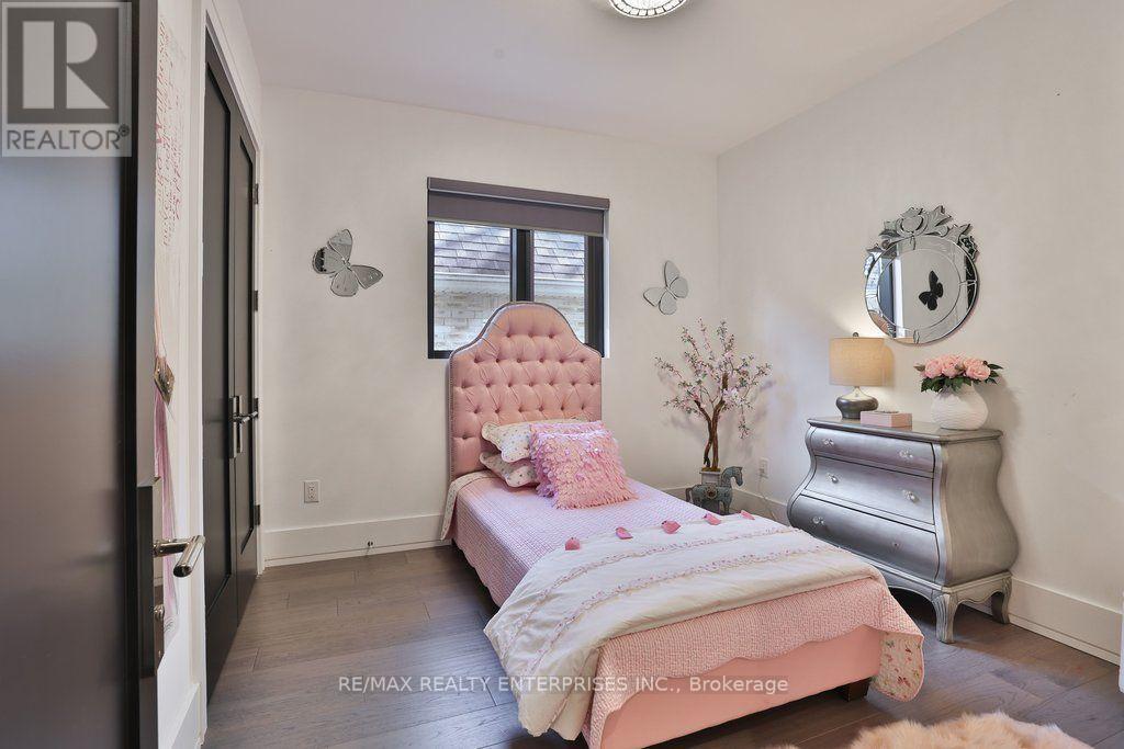7B Iroquois Avenue, Mississauga, ON