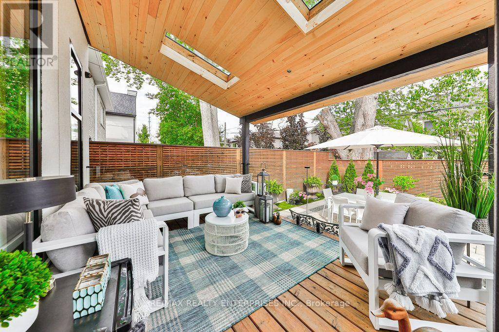 7B Iroquois Avenue, Mississauga, ON