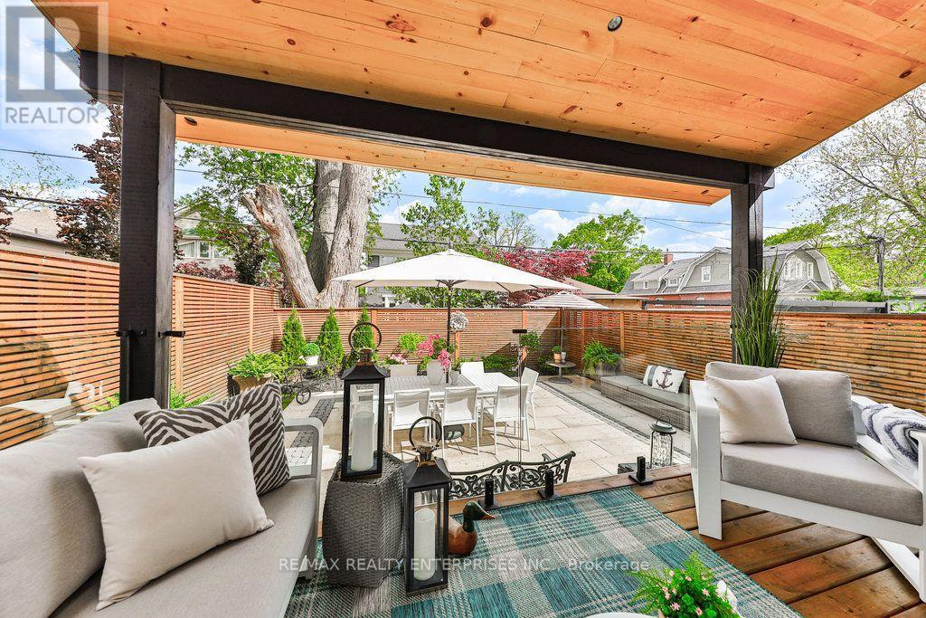 7B Iroquois Avenue, Mississauga, ON