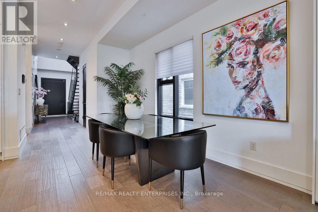 7B Iroquois Avenue, Mississauga, ON