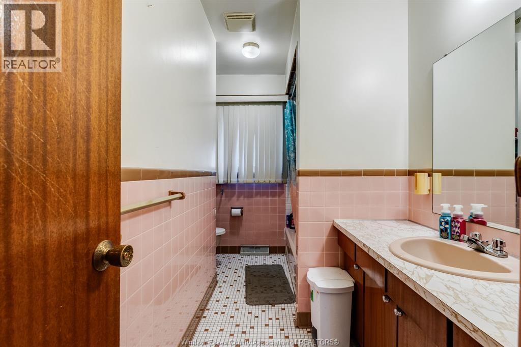 85 Lutsch Avenue, Leamington, ON