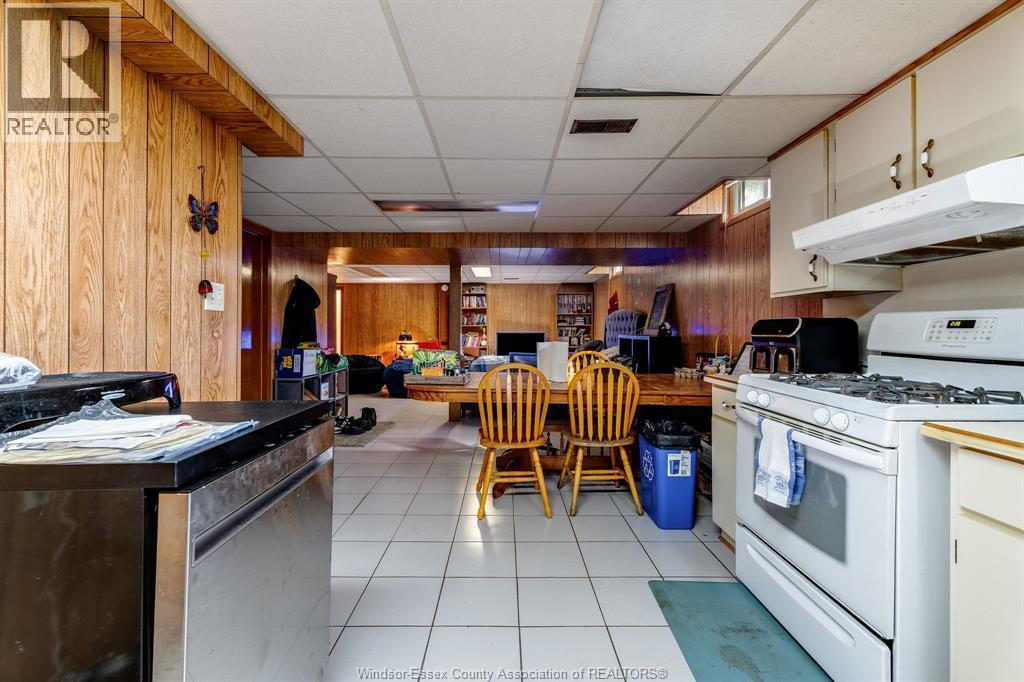 85 Lutsch Avenue, Leamington, ON