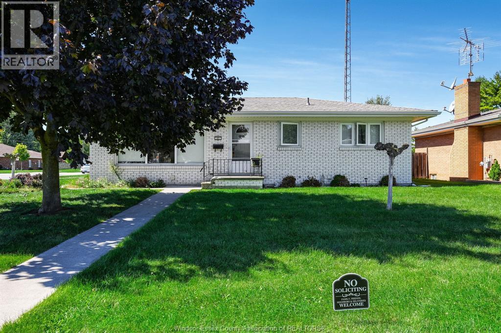 85 Lutsch Avenue, Leamington, ON