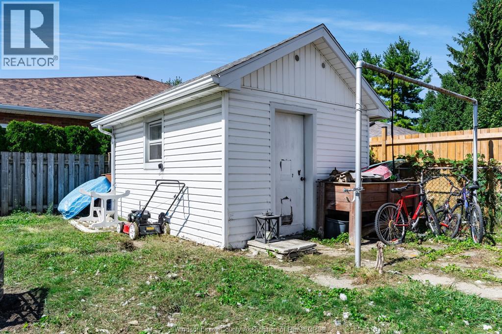 85 Lutsch Avenue, Leamington, ON