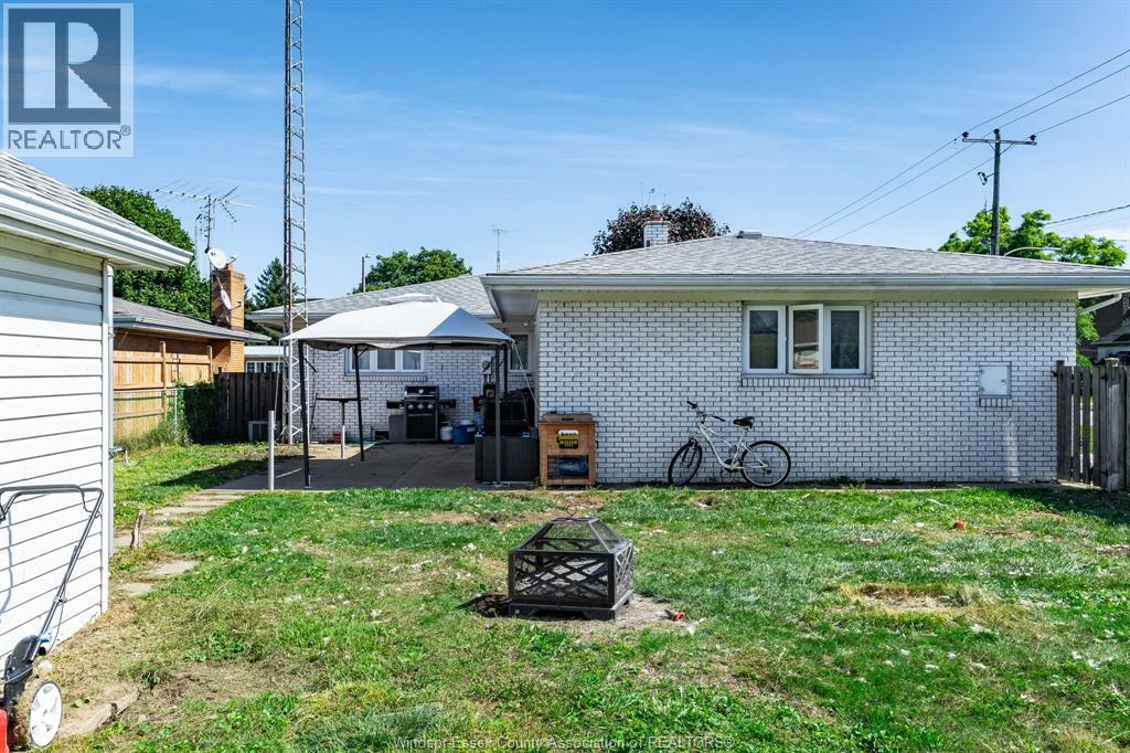 85 Lutsch Avenue, Leamington, ON