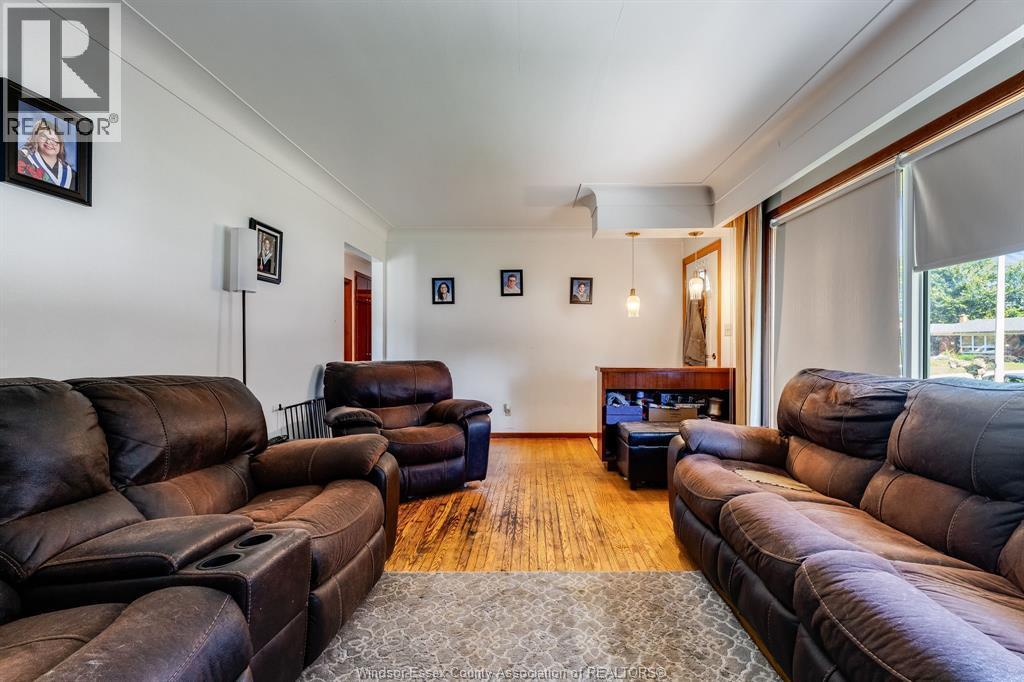 85 Lutsch Avenue, Leamington, ON