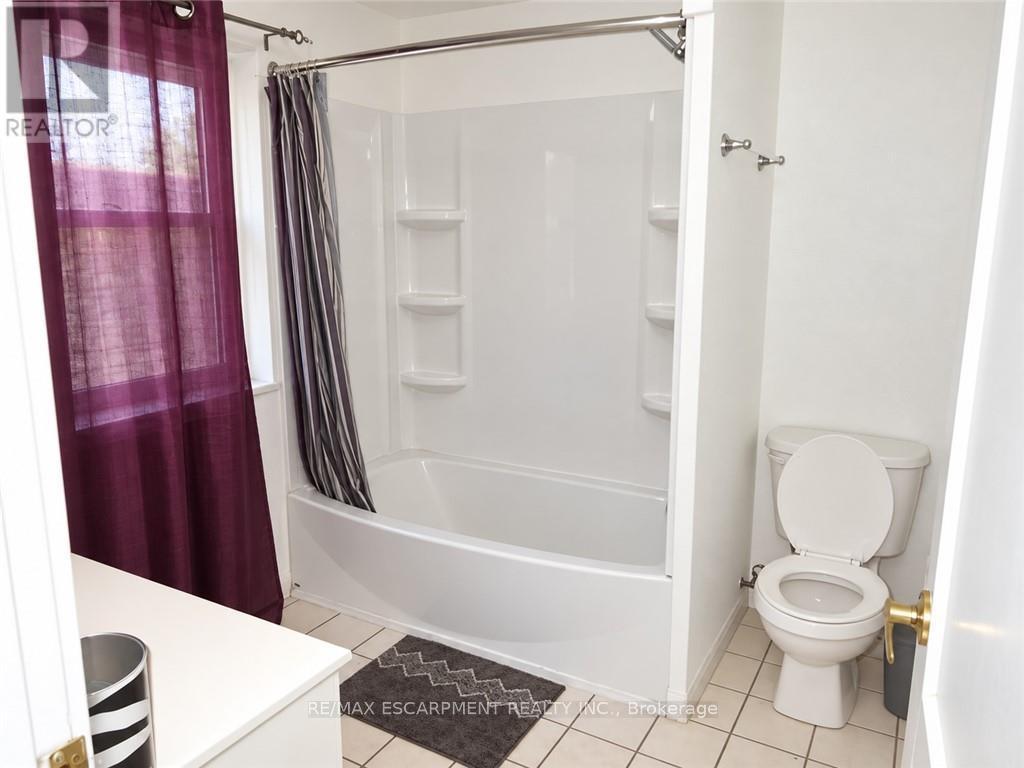 VIRTUALLY STAGED - 213-215 Maple Street, Haldimand, ON