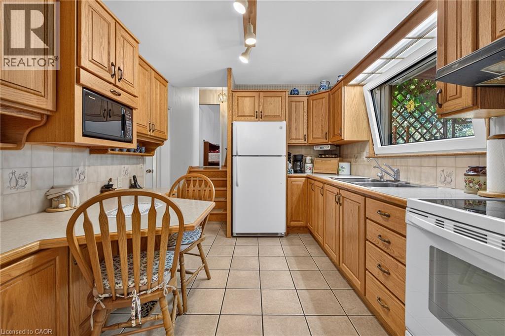 994 Barton Street, Stoney Creek, ON