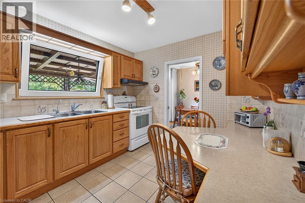 994 Barton Street, Stoney Creek, ON