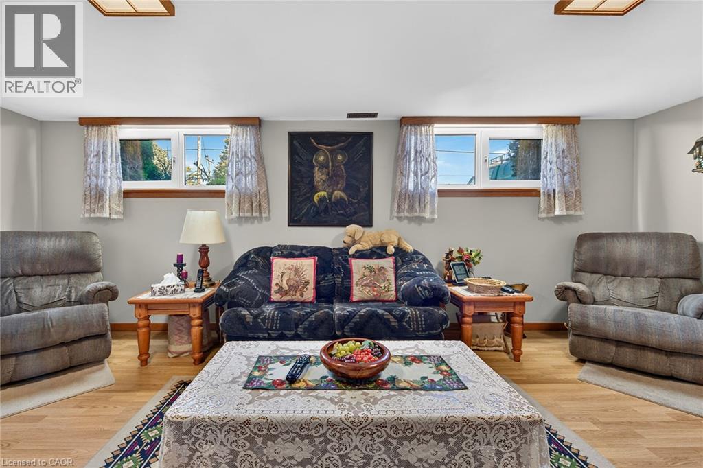994 Barton Street, Stoney Creek, ON