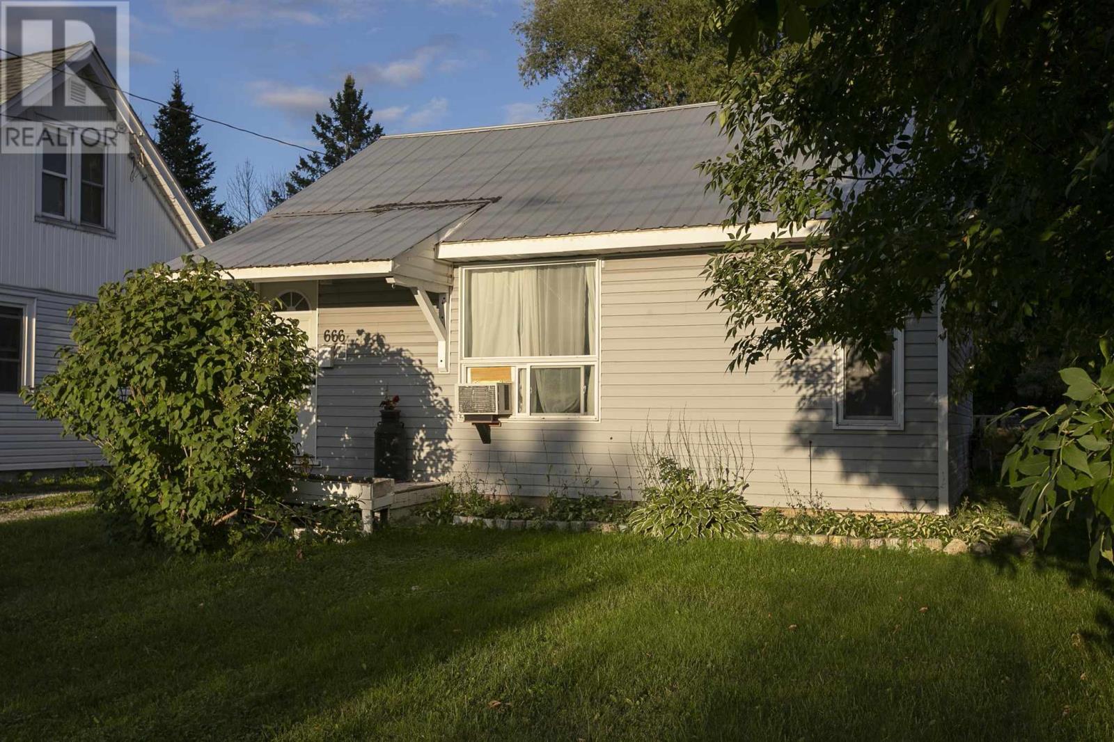 666 Shafer Ave, Sault Ste. Marie, ON