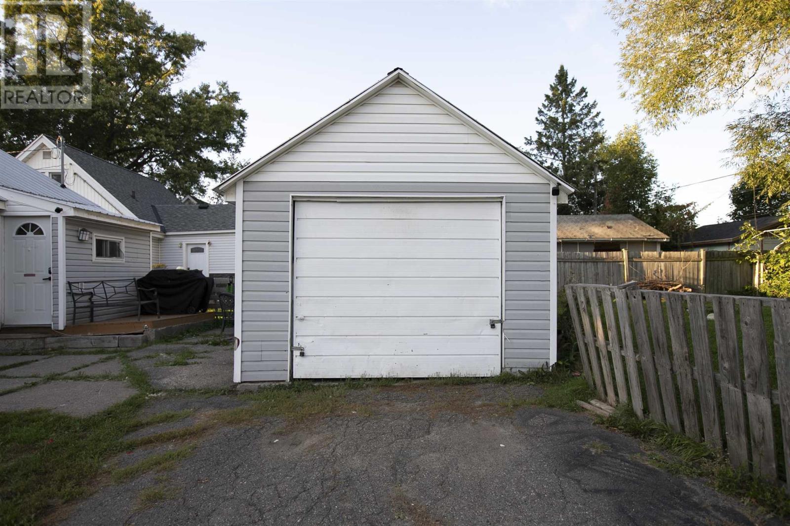 666 Shafer Ave, Sault Ste. Marie, ON