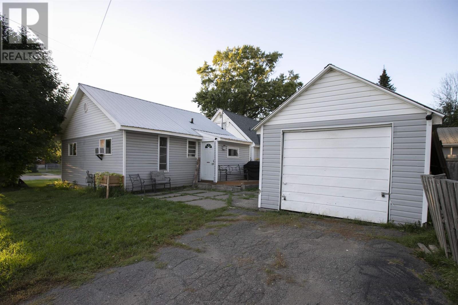 666 Shafer Ave, Sault Ste. Marie, ON