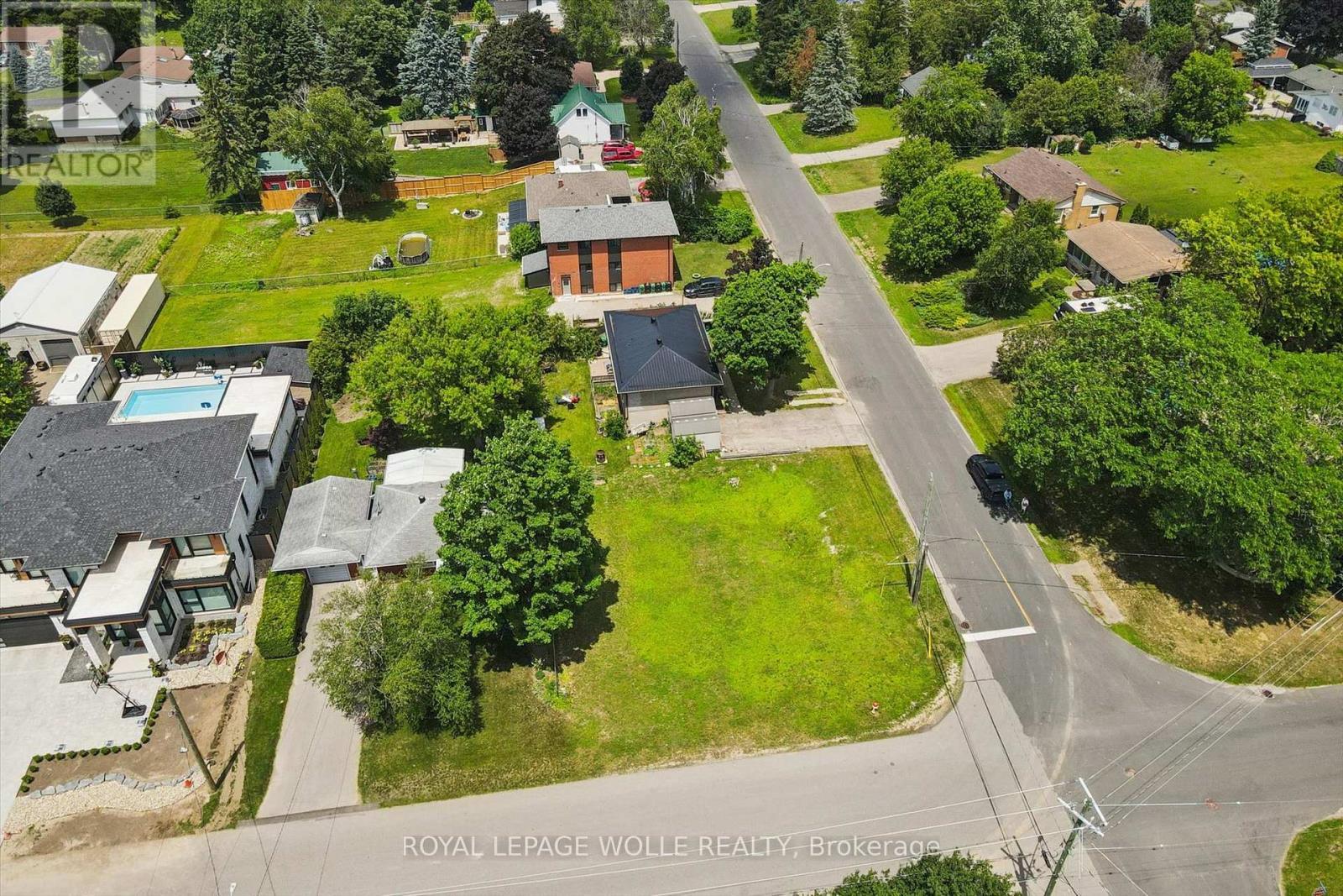 46 Daniel Avenue, Kitchener, ON