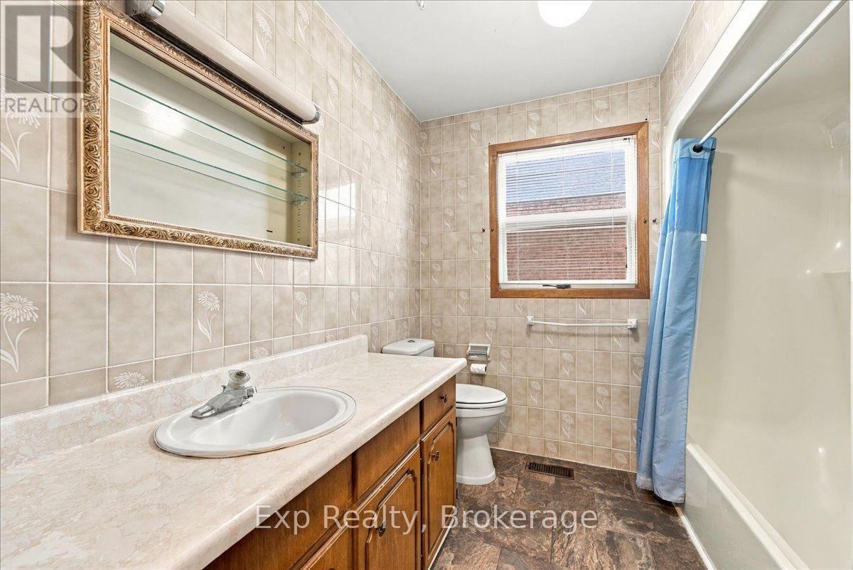 863 Wedgewood Court, Peterborough (Monaghan Ward 2), ON