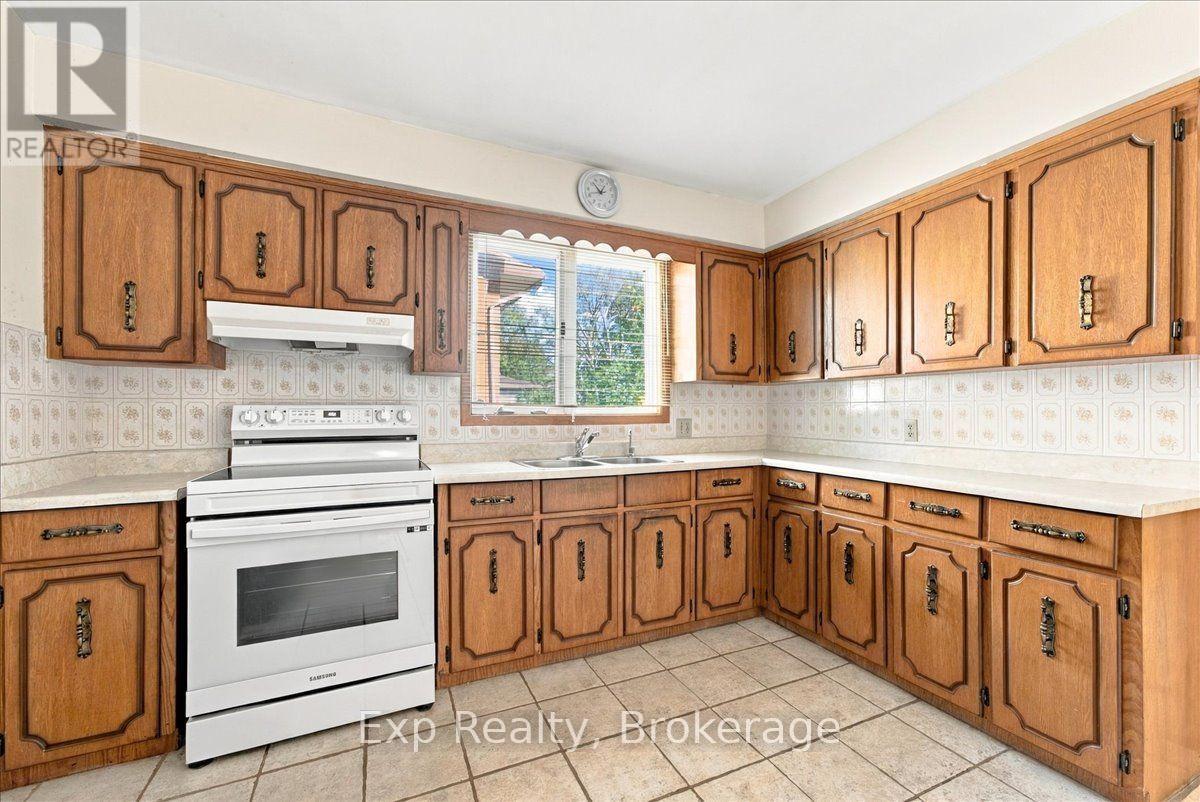 863 Wedgewood Court, Peterborough (Monaghan Ward 2), ON