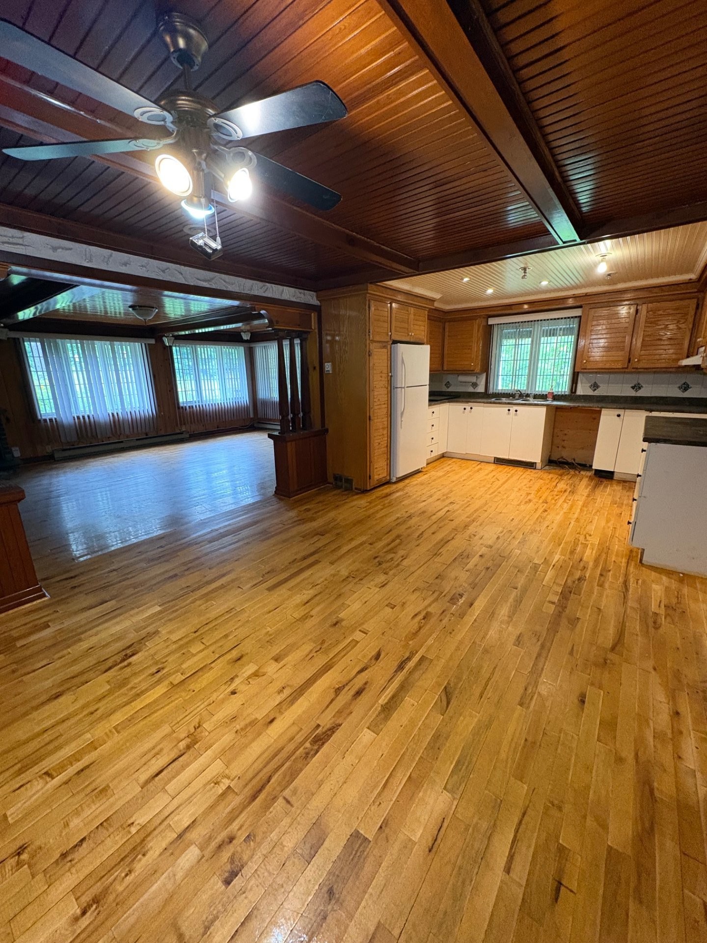 Kitchen - 324 Ch. De Mont-Rolland, Saint-Hippolyte, QC