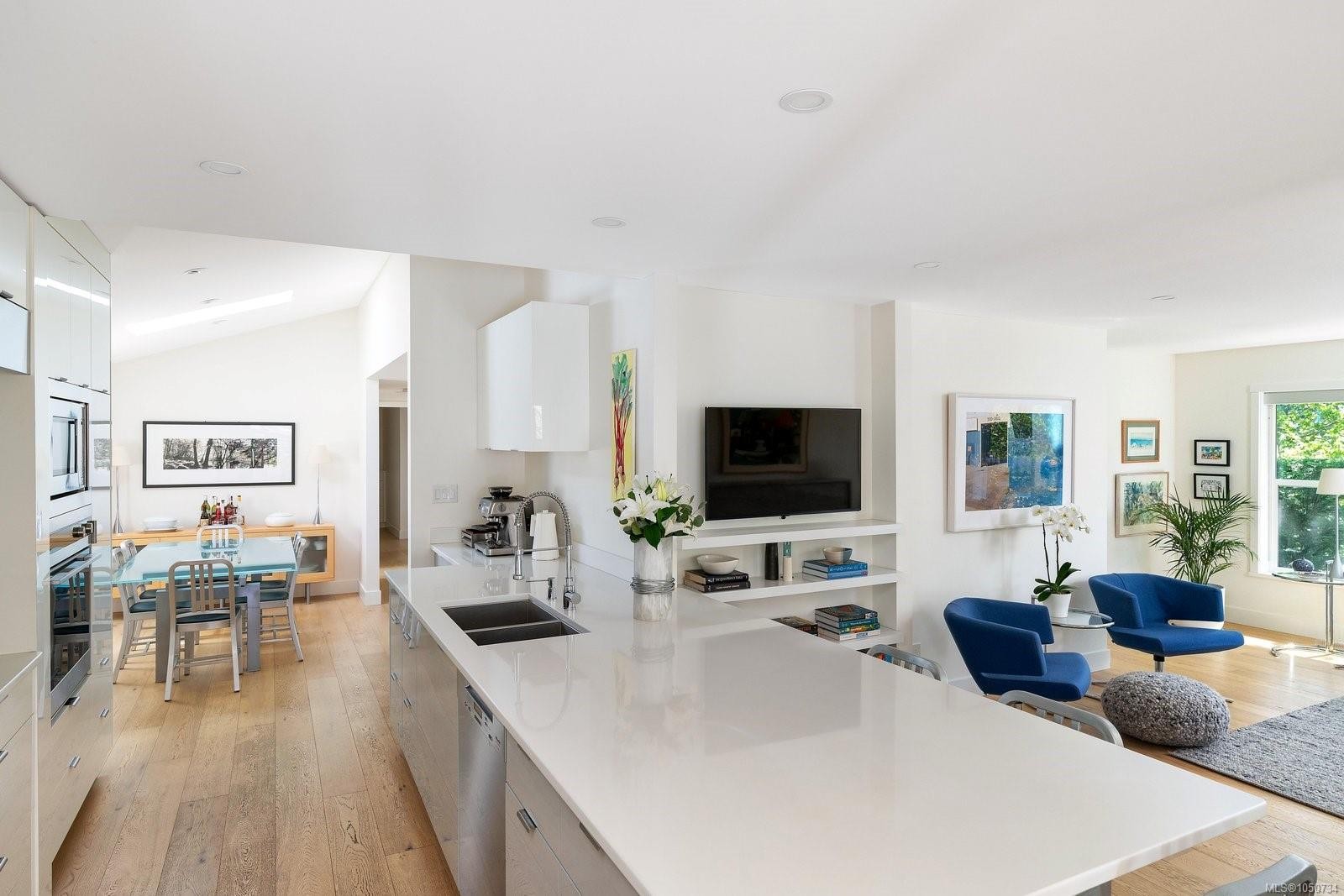 3311 Gibbs Rd, Oak Bay, BC