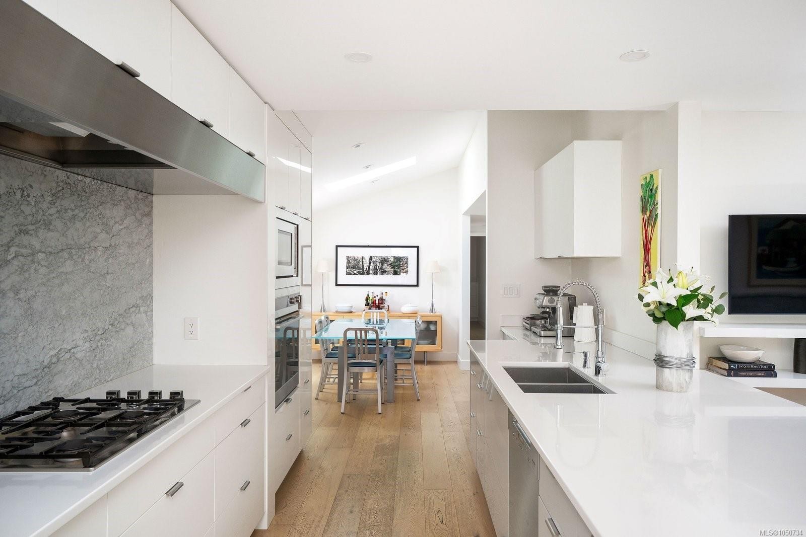 3311 Gibbs Rd, Oak Bay, BC